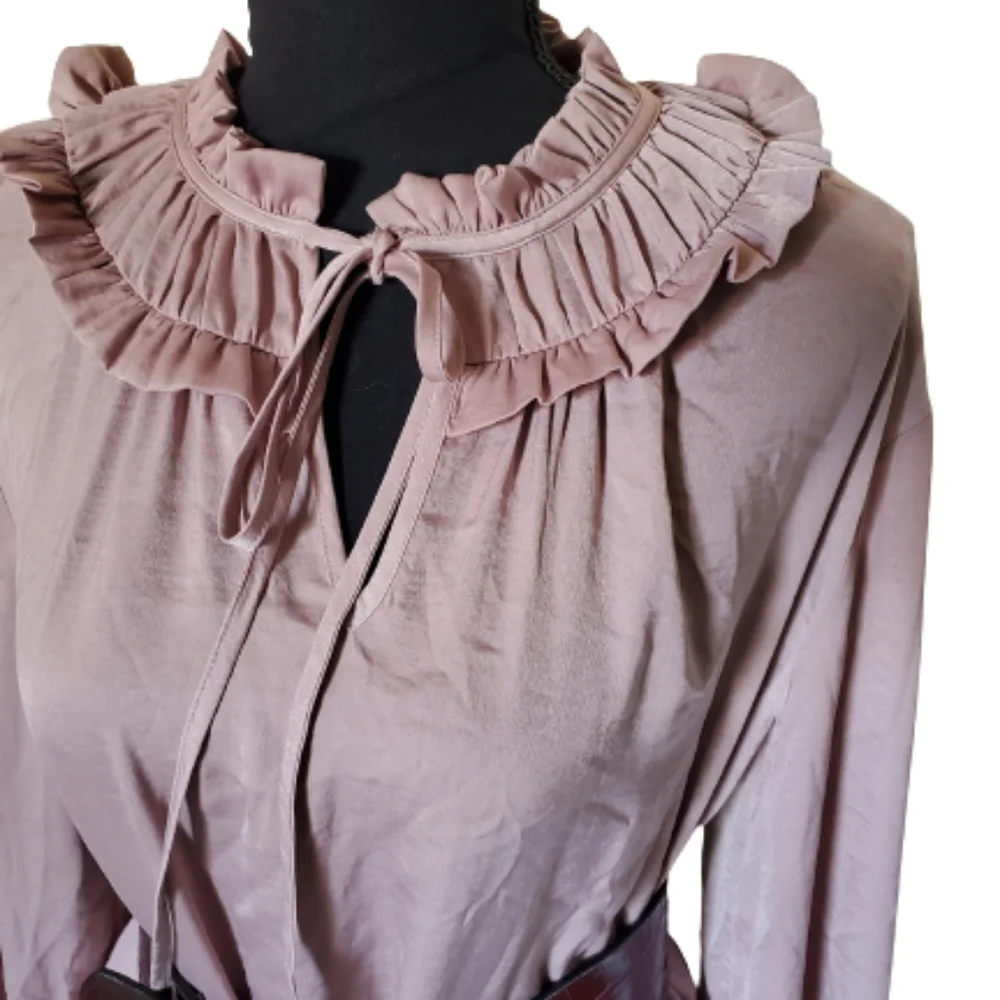 PLEIONE BLOUSE.